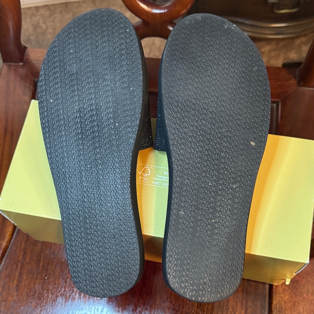 EUC Michael Kors Glitter Black Slides Velcro Closure Size 8 MK Charm  Branding - Picture 11 of 14